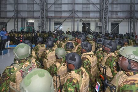 Kenyan police officers