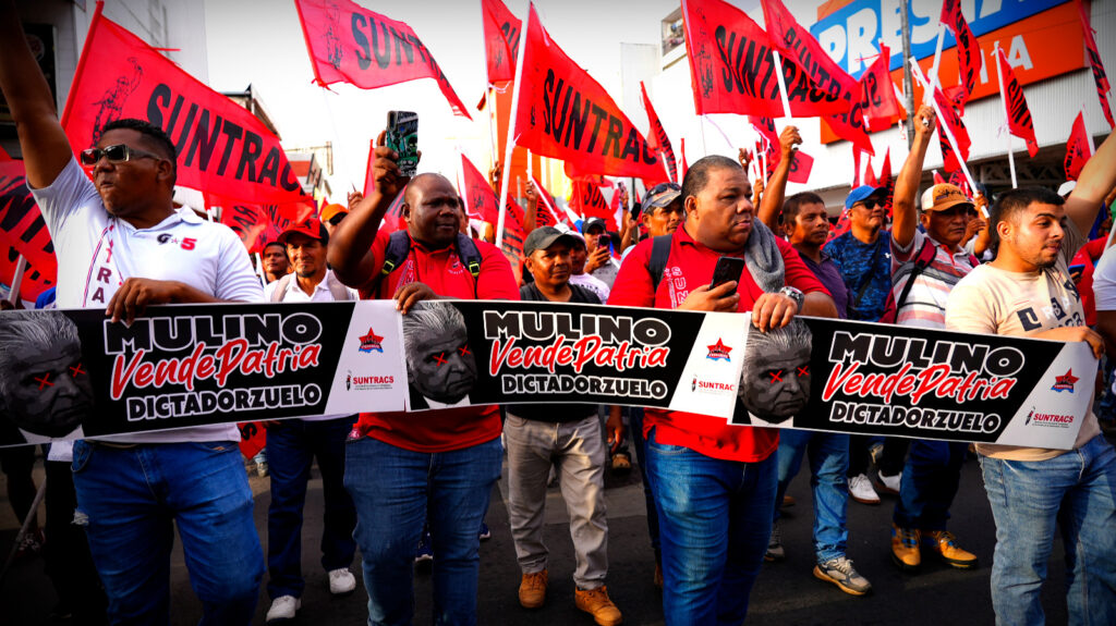 Workers strike Panama