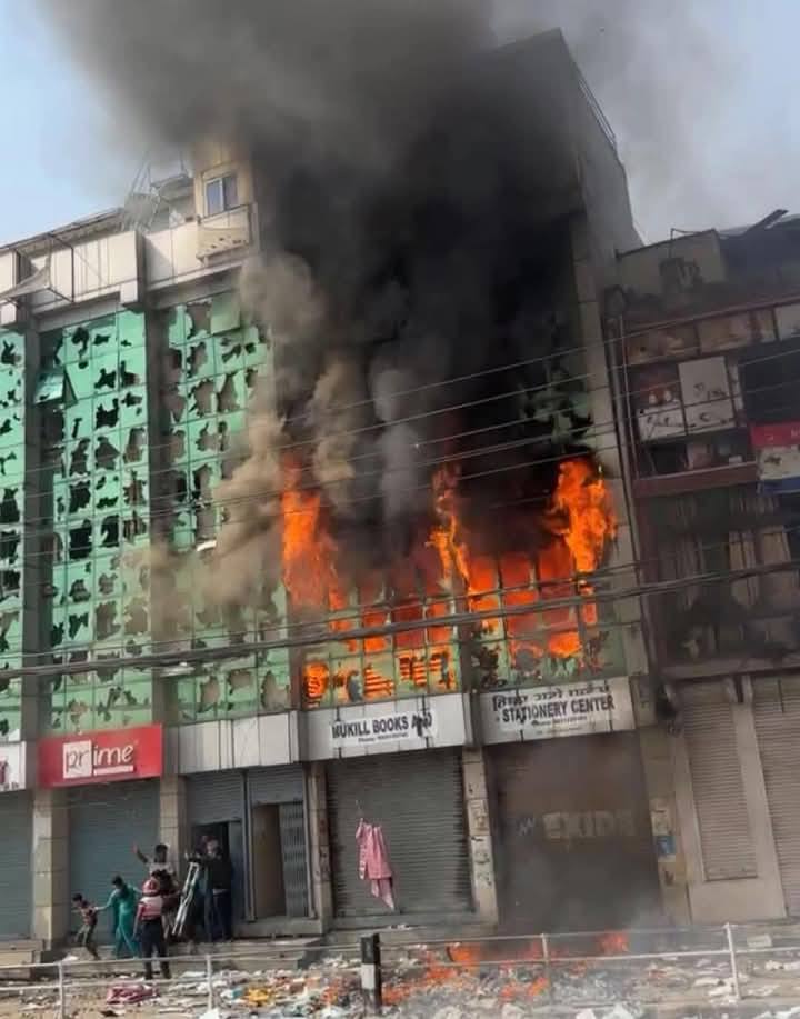 Why is Nepal Republican structure being challenged by monarchists