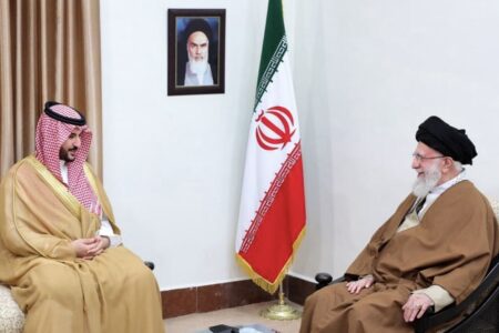 Saudi Defense Minister Khalid Bin Salman al-Saud and Iran's Supreme Leader Ayatollah Khamenei. Photo: Khalid Bin Salman al-Saud / X