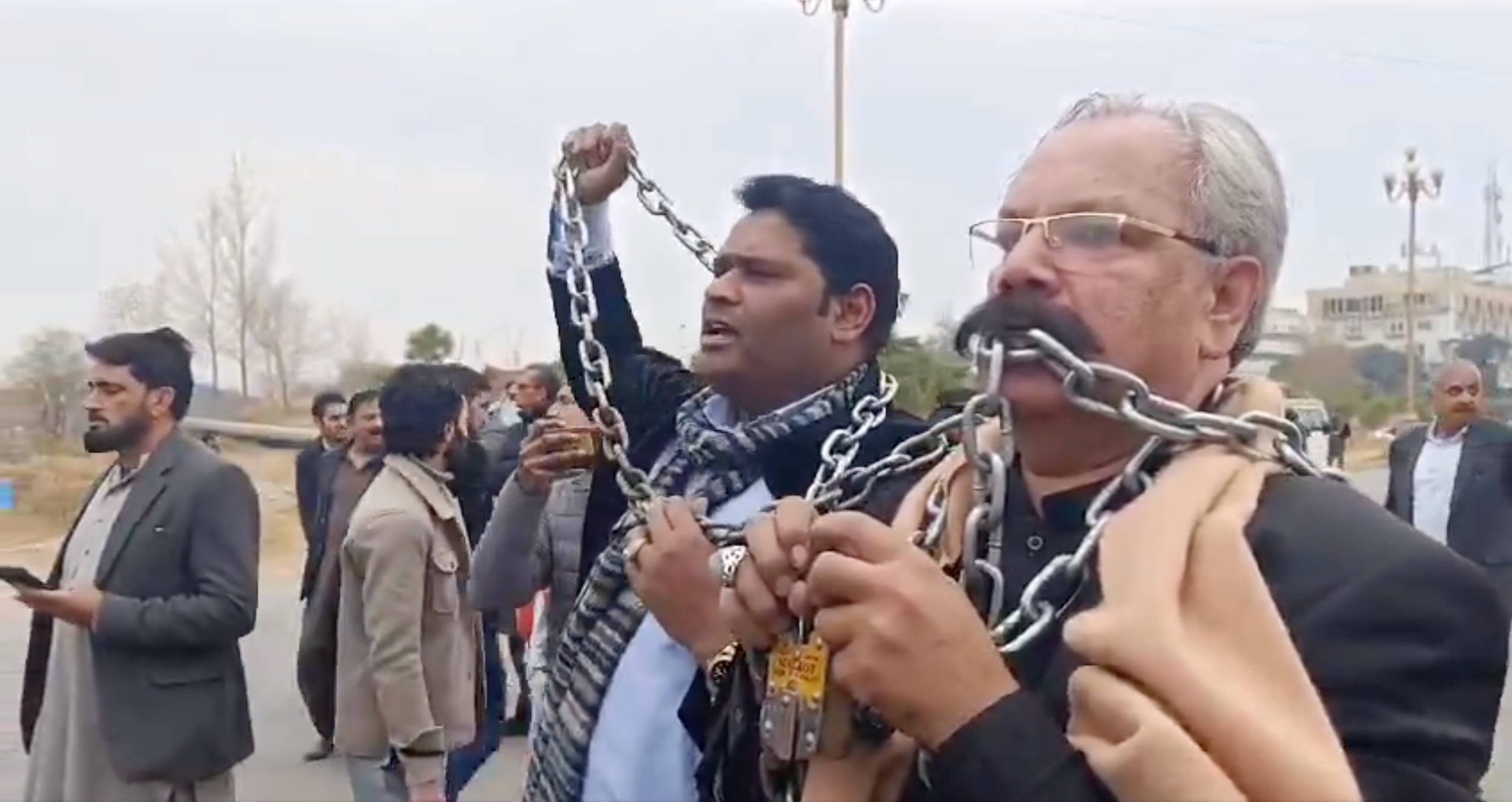 Pakistan’s electronic media law hampers press freedom, claims world’s largest journalist federation