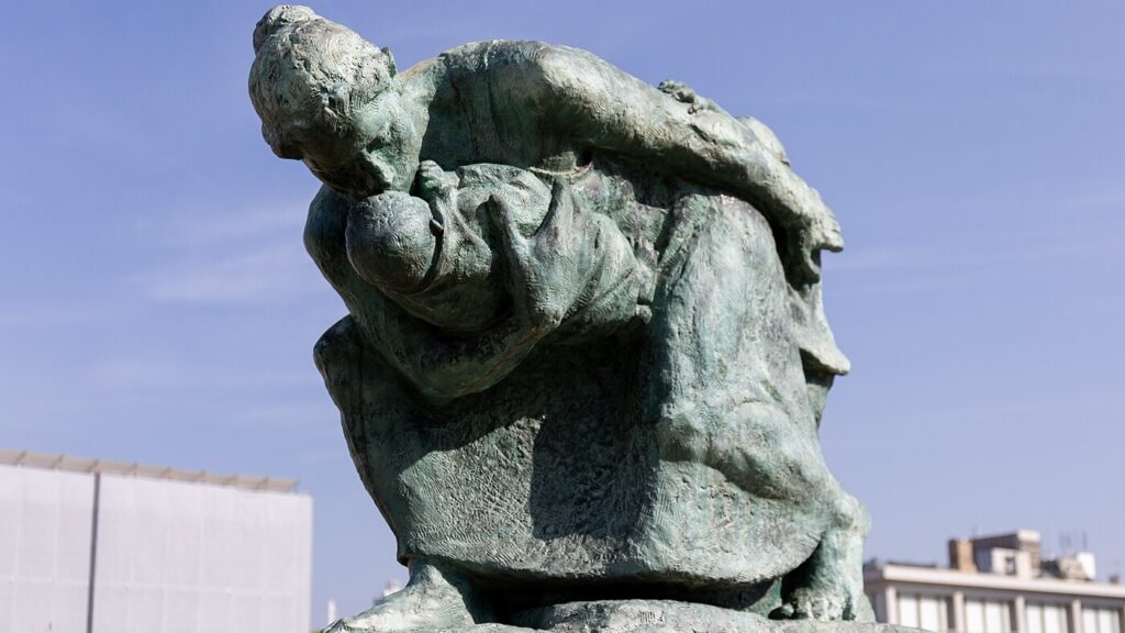 Mother Children Statue, Hiroshima Peace Park.