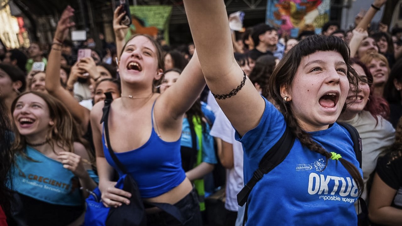 High school students Argentina protest