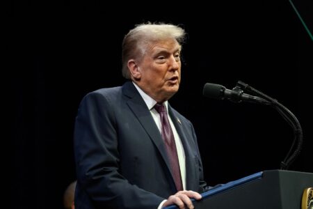 Trump threatens to go in and kill hamas over executions of israeli gangs (1) US President Donald Trump