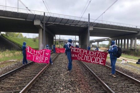 geef tegengas blockade rail Activists block railway track into Rotterdam port, April 2025. Source: Geef Tegengas