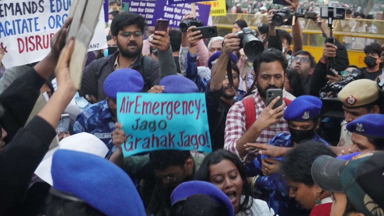 Protest calls on BJP-led government to take action against air pollution and stop repressing students and protestors demanding clean air