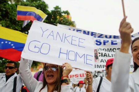 European left urges solidarity with Venezuela amid growing US aggression Venezuelan solidarity protest in Europe