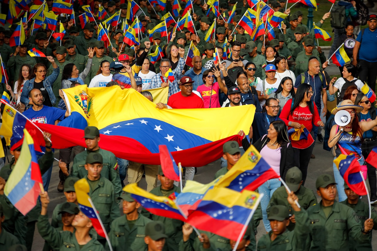 Mass mobilization in Caracas rejects US threats of intervention ...