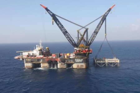 Israel approves $35 billion gas deal with Egypt (1) This file picture shows the Leviathan gas platform of Noble Energy under construction in the Mediterranean Sea, some 10 kilometers off the Israeli coast, on Jan. 31, 2019. Photo: Xinhua