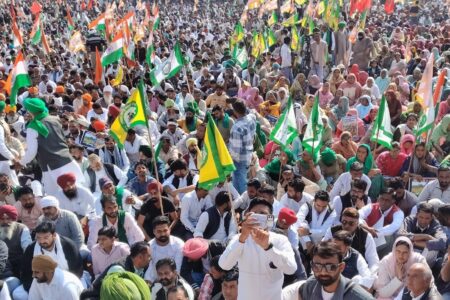 Police repress Indian farmers’ protest against ethanol plant Farmers protest outside an ethanol plant site