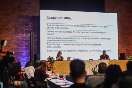 Researchers and representatives of civil society advocated for cooperation between the countries and the strengthening of social struggles on the bloc's agenda. (1) Panel at BRICS People's Summit