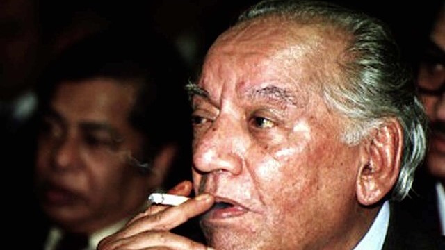 Faiz Ahmad Faiz smoking cigarette in London
