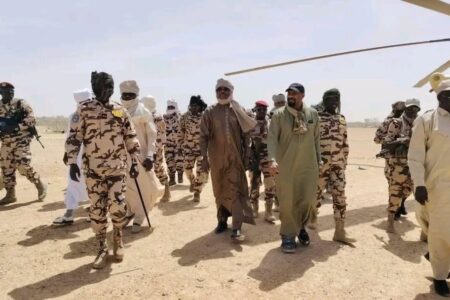 Chadian delegation with Minister of Defense visits border town between Sudan and Chad (1) Chadian delegation with Minister of Defense visits border town between Sudan and Chad