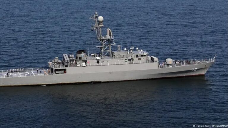 Iranian warship docking in India