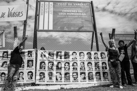 Organizaciones de derechos humanos realizan un acto de conmemoración en la fosa común de Vargas, en Tucumán, Argentina Organizaciones de derechos humanos realizan un acto de conmemoración en la fosa común de Vargas, en Tucumán, Argentina.