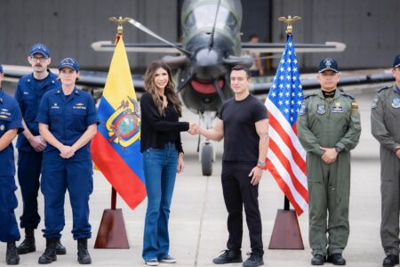 kristi noem daniel noboa air force 2 Kristi Noem Daniel Noboa
