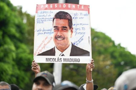 Nicolas Maduro los queremos de vuelta March in Caracas for the return of Nicolás Maduro and Cilia Flores