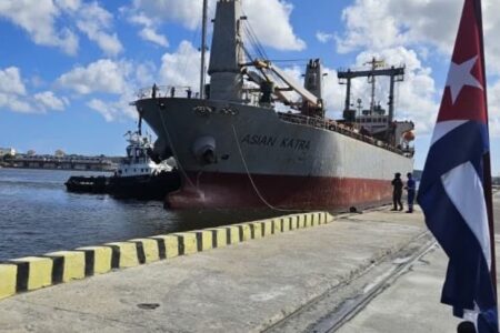 Cargo ship with aid from Mexico to Cuba (1) Cargo ship with aid from Mexico to Cuba (1)