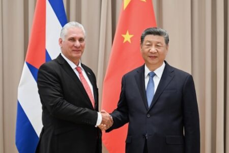 Chinese and Cuban presidents shake hands Chinese and Cuban presidents shake hands
