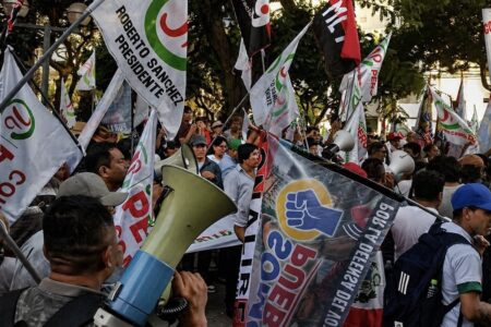Peru protest in defense of vote 2 Supporters of Roberto Sánchez Palomino rally in defense of their vote. Photo: Sánchez Palomino / X