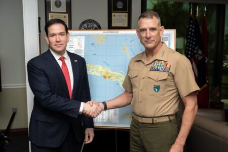 Rubio visits SOUTHCOM (1) US Secretary of State Marco Rubio and SOUTHCOM commander Gen. Francis L. Donovan