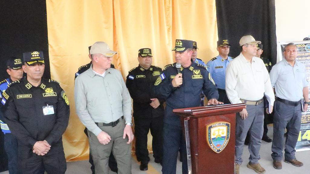 Secretary of State Gerzon Velasquez visits DIPAMPCO after violent homicides